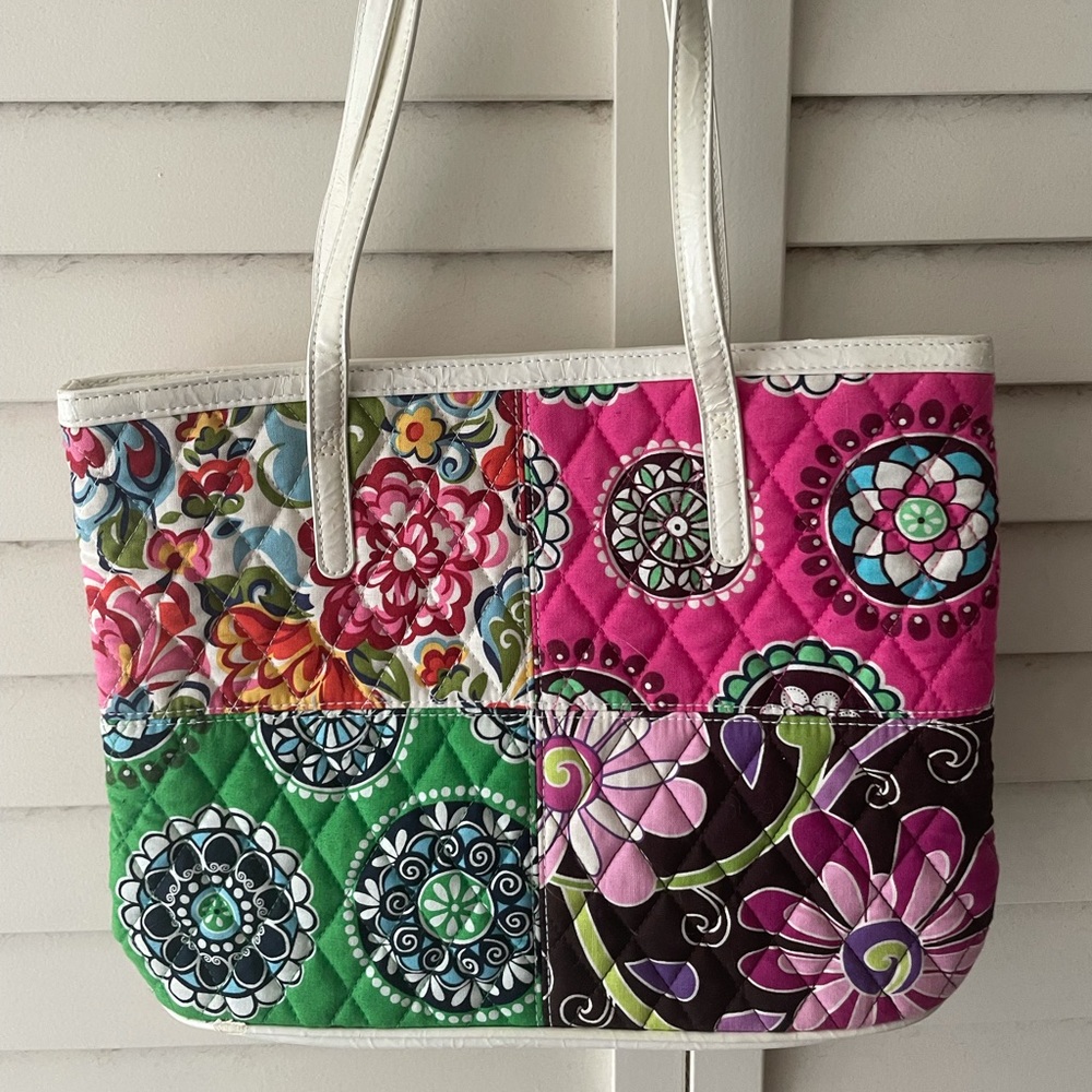 SOLD!!! Vera Bradley Handbag